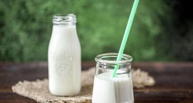 Айран: історія, склад, користь та рецепт традиційного напою