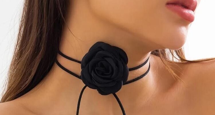 Що таке чокер: історія, види та поради щодо вибору і стилізації