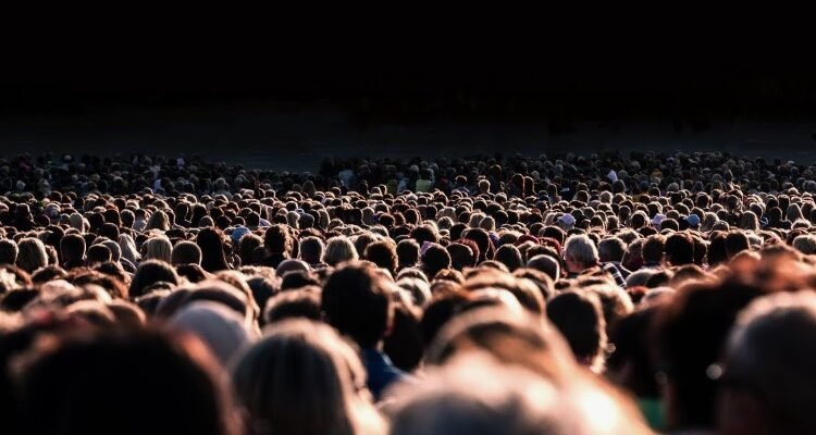 Густота населення: визначення, обчислення та вплив на суспільство