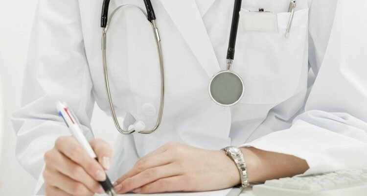 Хто такий терапевт: обов’язки, навички та важливість професії