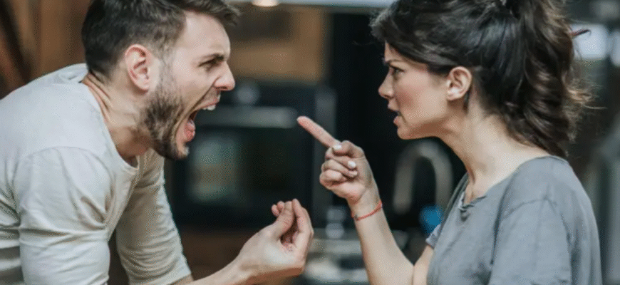 Чому сниться людина, з якою не спілкуєшся: значення та аналіз сну