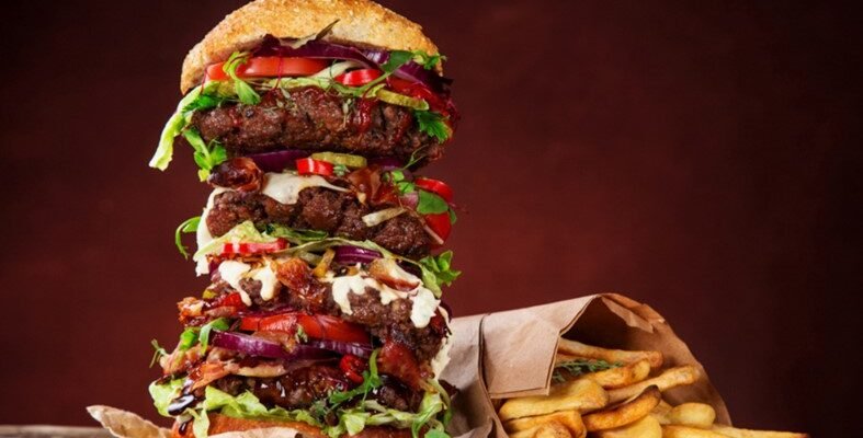 Чому фаст-фуд завоював світ: секрети популярності швидкої їжі