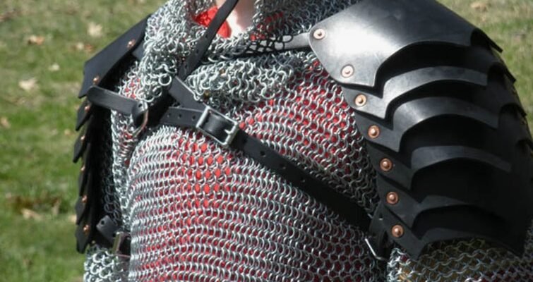 Все про кольчугу: історія, використання та секрети виготовлення Все про кольчугу: історія, використання та секрети виготовлення