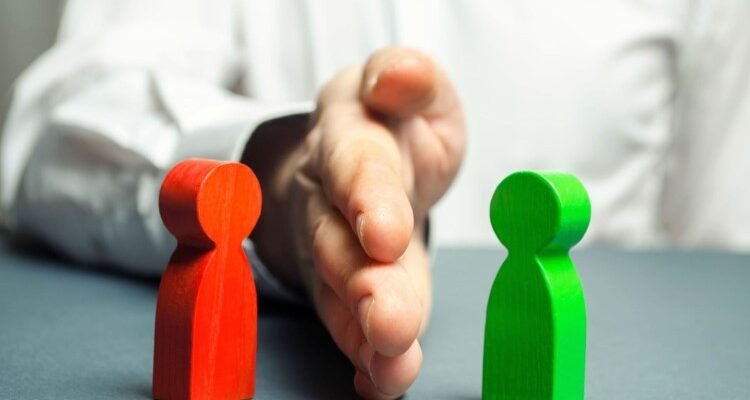 Що таке конфлікт інтересів: визначення, ризики та поради уникнення