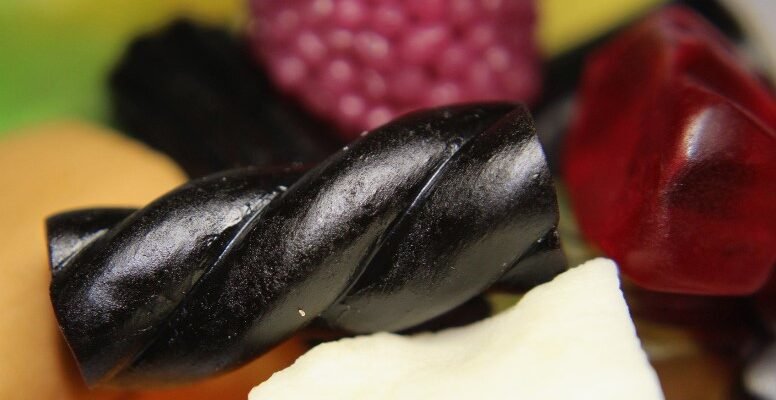 Лакриця: Властивості, Користь та Застосування в Повсякденному Житті