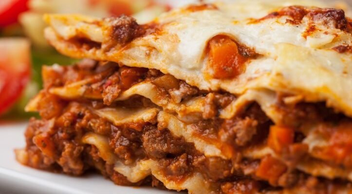 Лазанья: Історія, Смаки та Значення Кожного Шару Страви