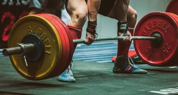 Пауерліфтинг: основи, правила та переваги цього силового спорту
