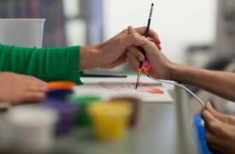 Арт-терапія: Визначення, методи та переваги для вашого здоров’я і життя