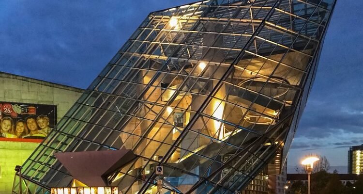 Деструкція: визначення, причини та наслідки у повсякденному житті