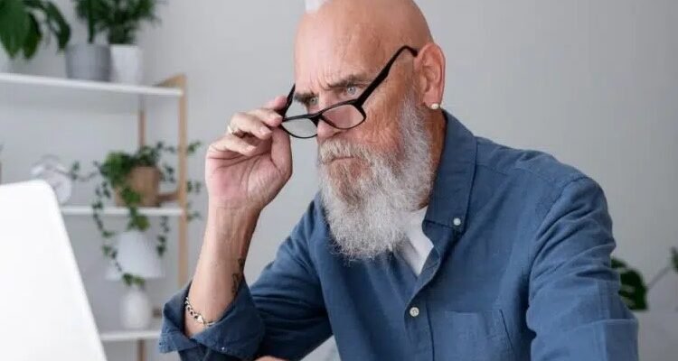 Що таке ейджизм: причини, прояви та способи подолання стереотипів