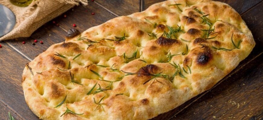 Фокача: Історія, види та рецепти італійського хліба для гурманів