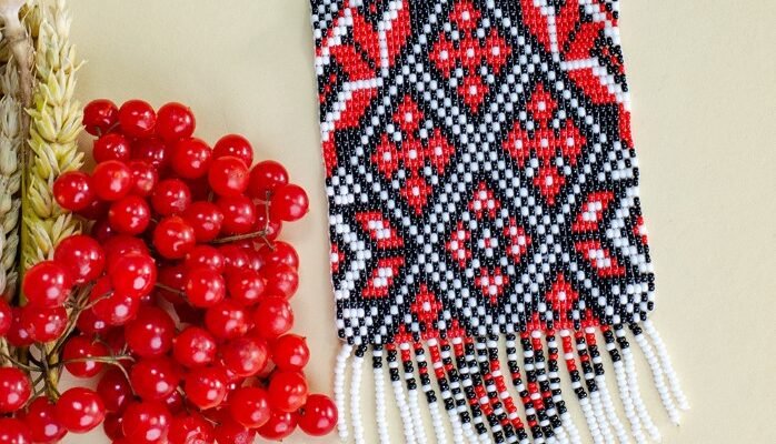 Що таке гердан: історія, значення та як носити на сучасний лад