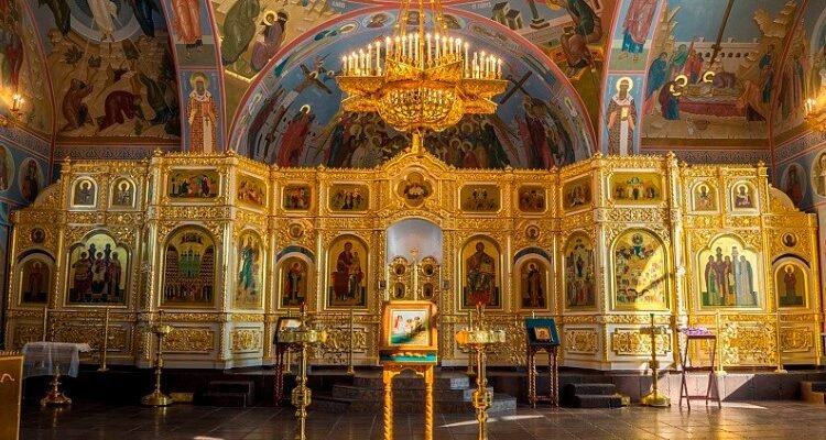 Іконостас у церкві: що це таке і як його функції розкриваються