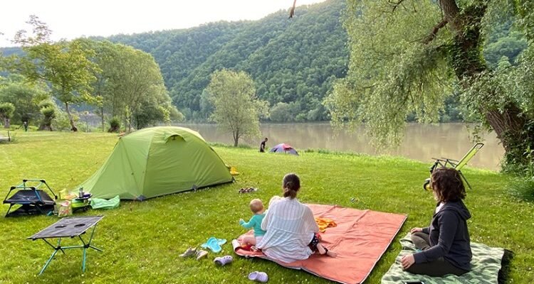 Кемпінг: Визначення, переваги та корисні поради для відпочинку на природі