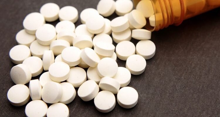 Кодеїн: важливі факти про його властивості, застосування та ризики