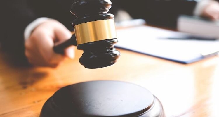 Обмеження волі: визначення, причини та наслідки згідно з законом України