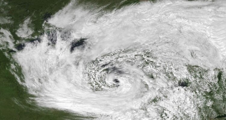 Пасати: визначення, особливості та вплив на глобальний клімат