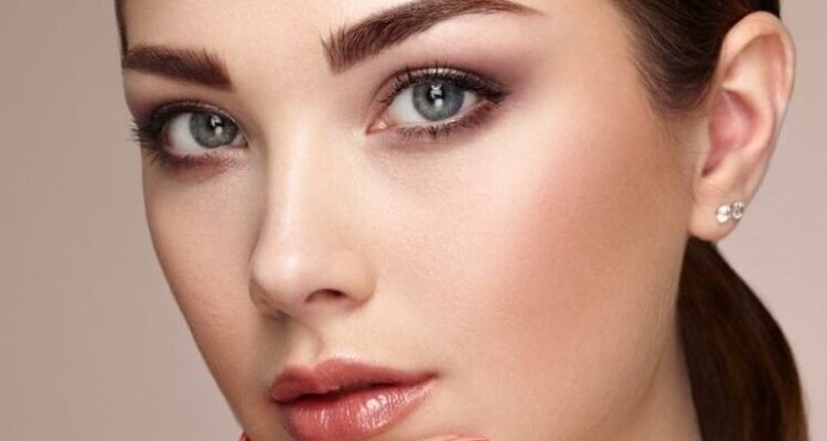 Перманентний макіяж: визначення, переваги та особливості процедури Перманентний макіяж: визначення, переваги та особливості процедури