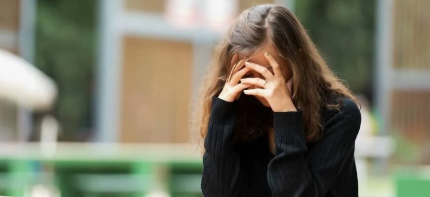 Сором: Визначення, Причини та Як Зменшити Його Вплив на Життя