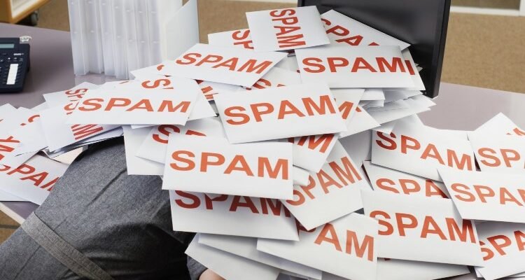 Що таке спам: визначення, наслідки та захист від небажаних повідомлень