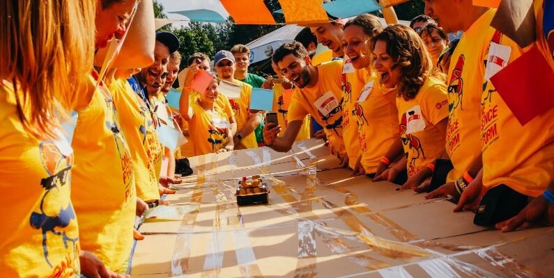 Тімбілдінг: Як Командна Сила Змінює Ваше Робоче Середовище